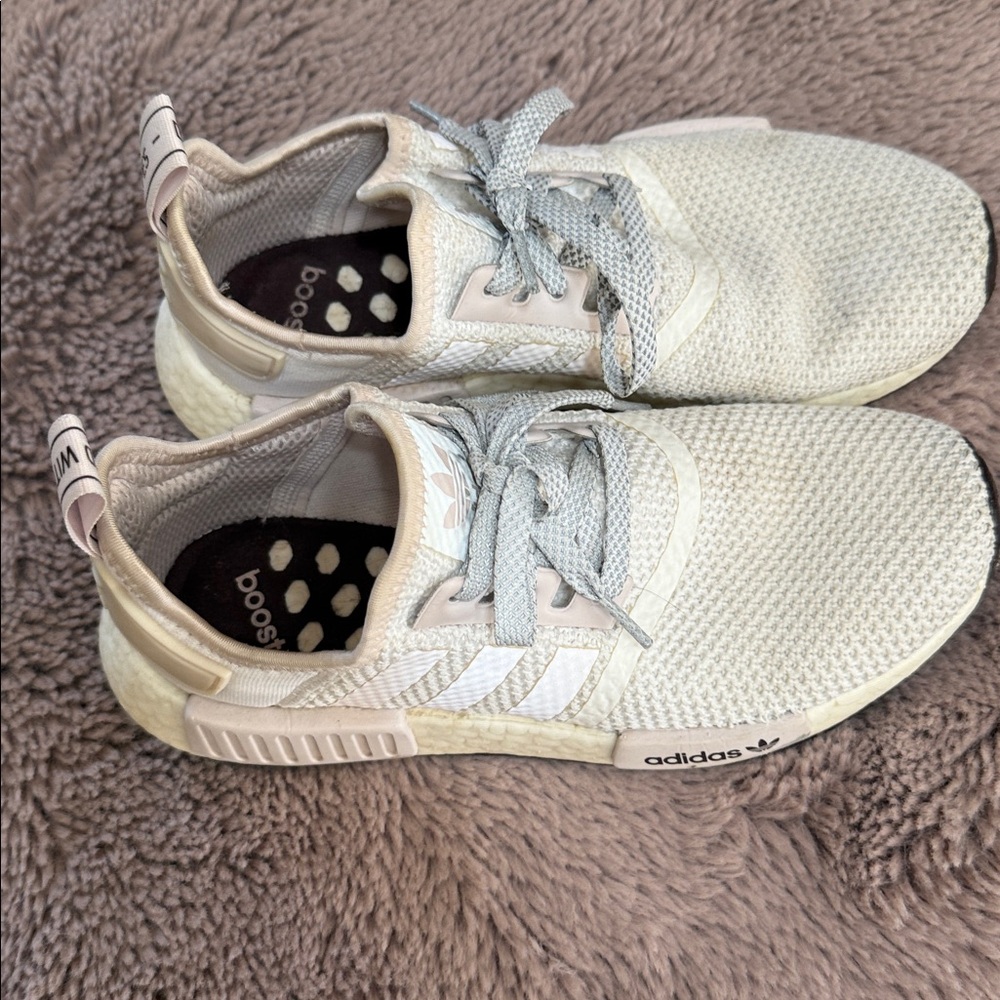 adidas womens Neutral Cream Knit Sneakers with Light Gray Laces size 7 - Picture 2 of 8